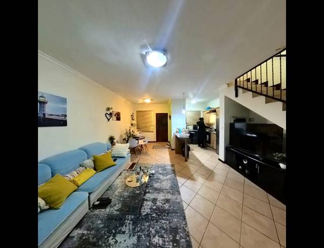 2 BEDROOM TOWNHOUSE FOR SALE IN SUMMERSET